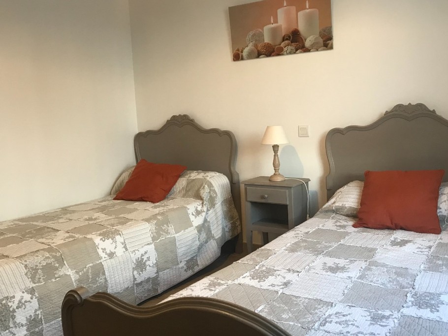 Chambre 2 avec 2 lits en 90