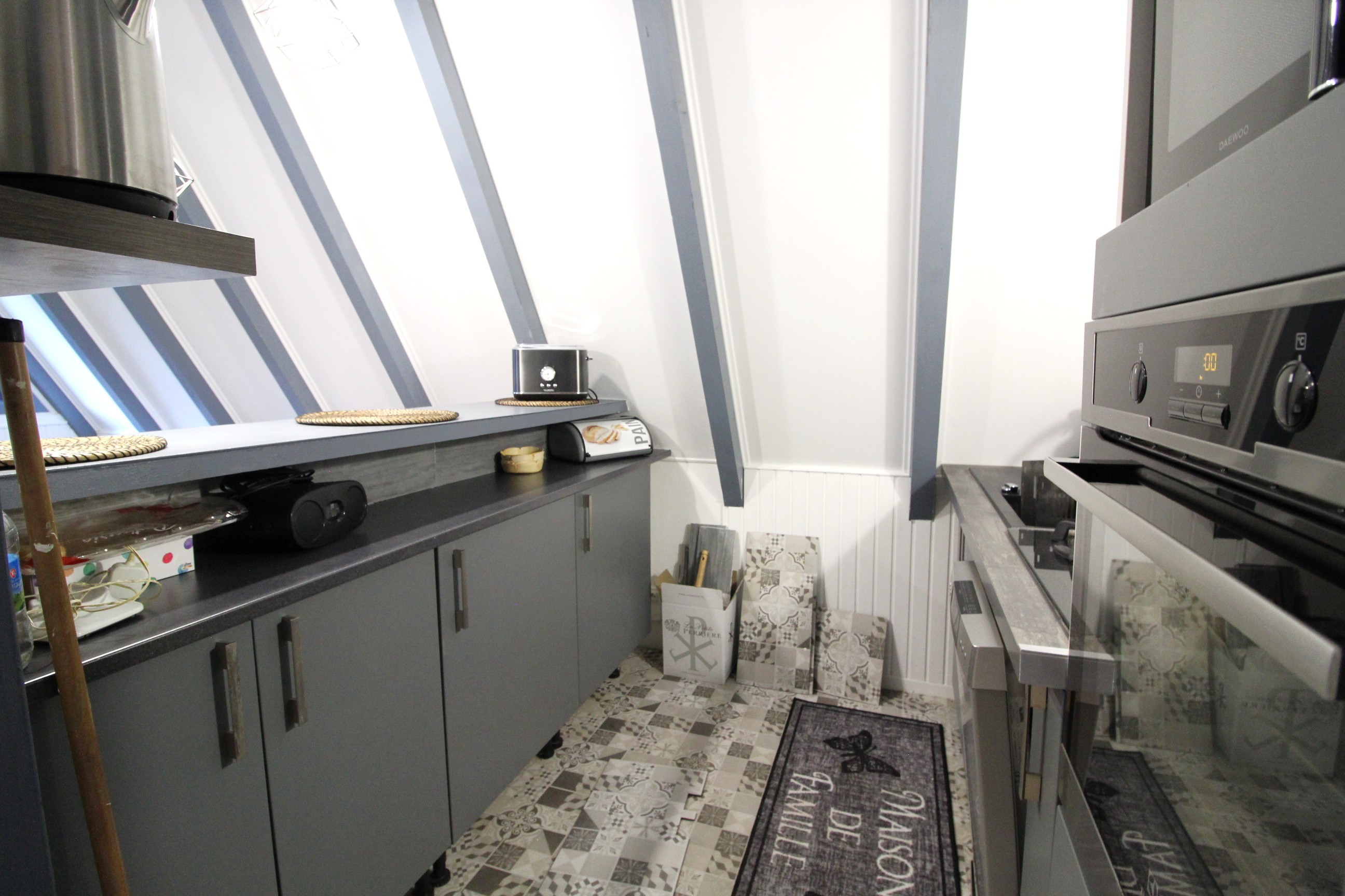 Espace cuisine - Chalet atypique en A, l'Armorique, en pleine nature dans les Vosges