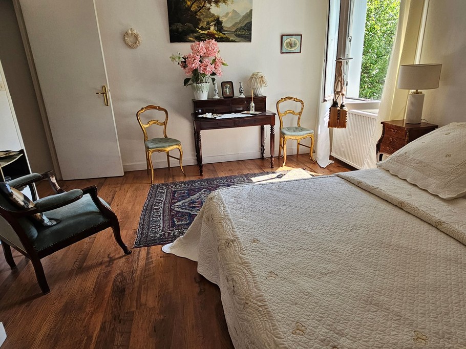 Chambre Cheverny pour 2 très lumineuse au 1er étage