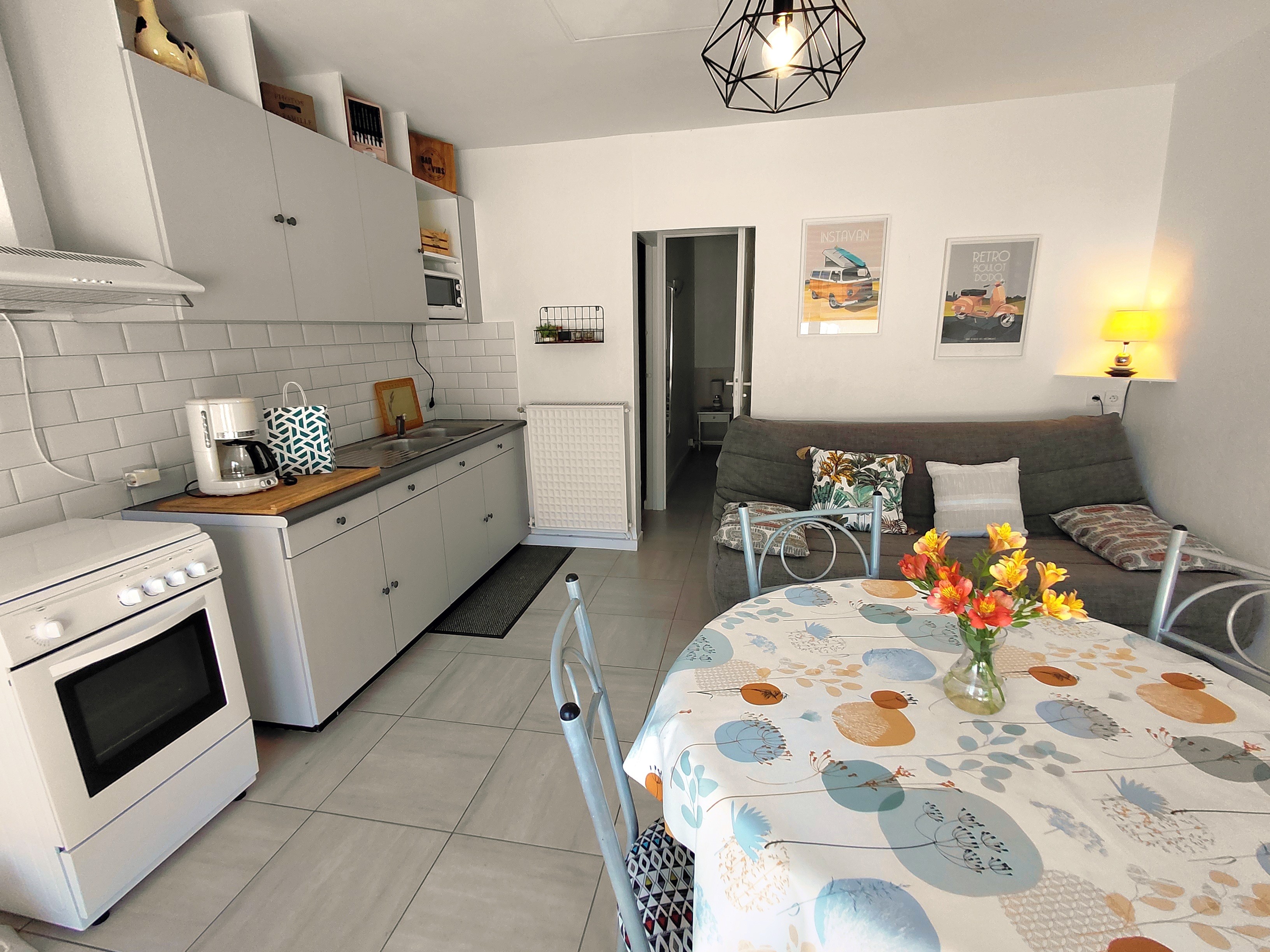 living room / kitchen