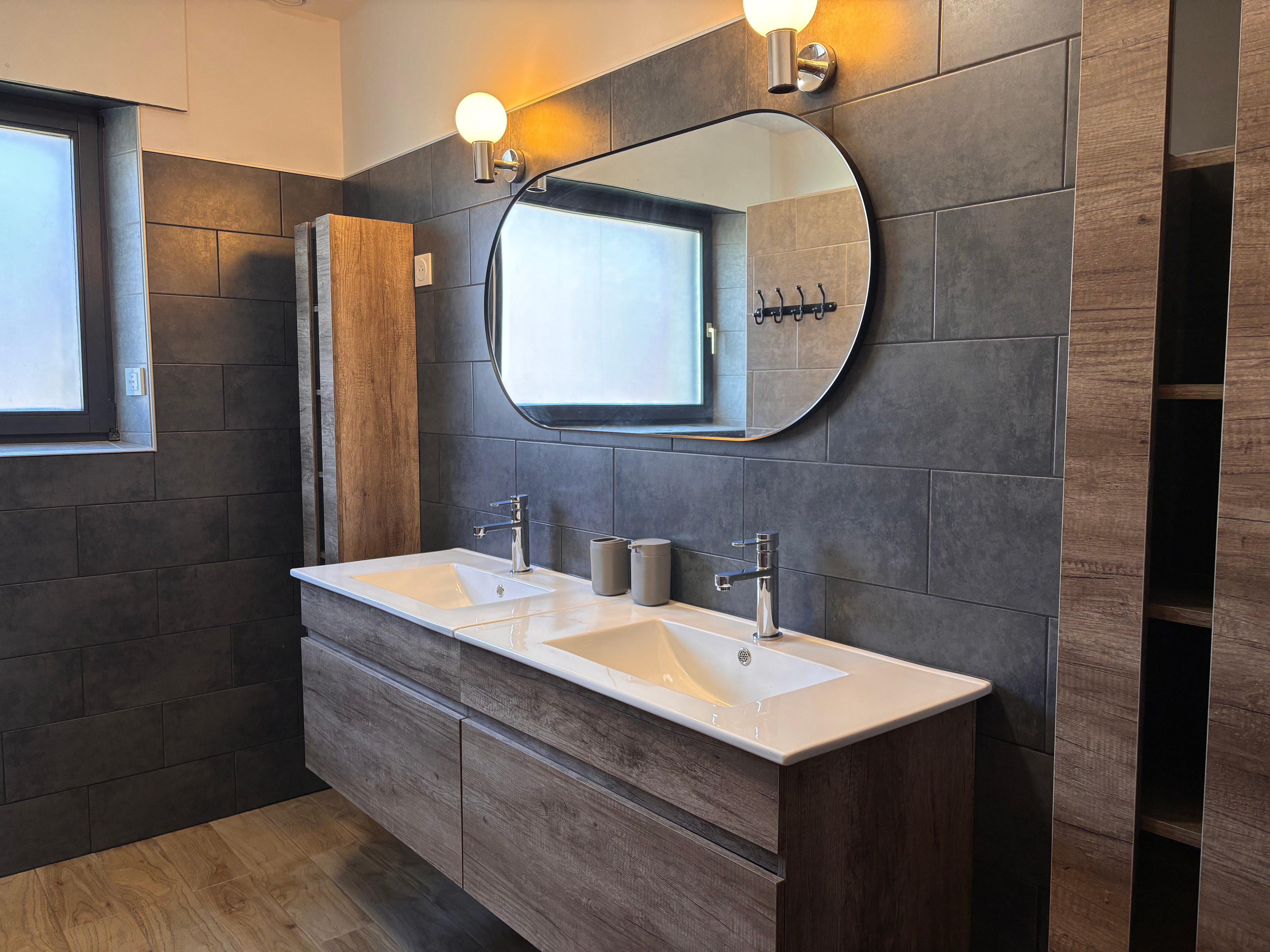Shower room 2 - Le Grand Gîte, La Maison des Bons Amis - Saint-Dié-Vosges