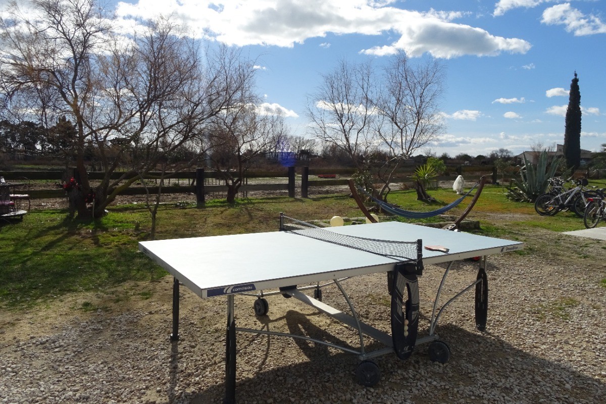 table de ping pong à disposition