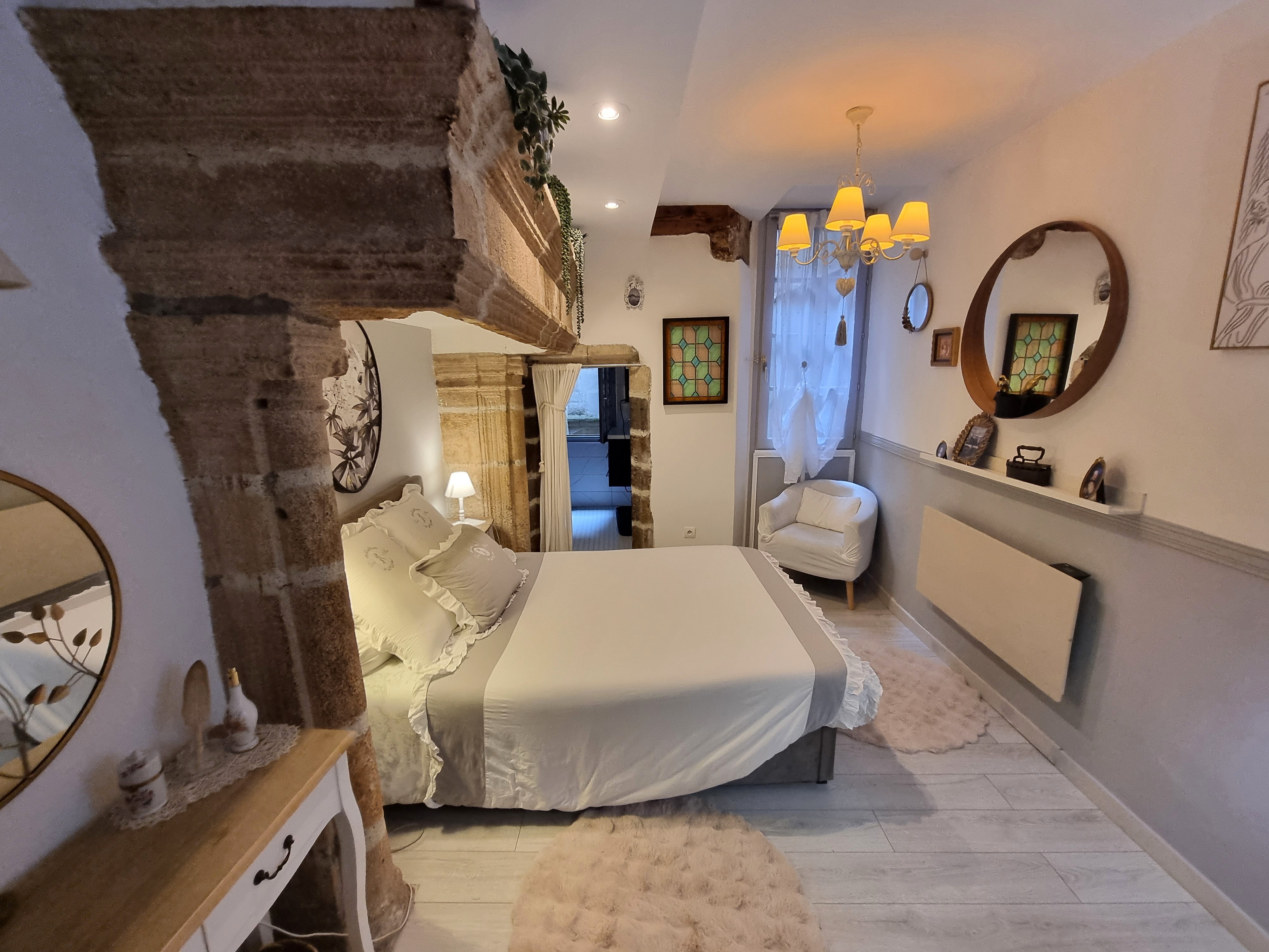 Logis Mont Anis - chambre : 1 x 140 cm x 200 cm