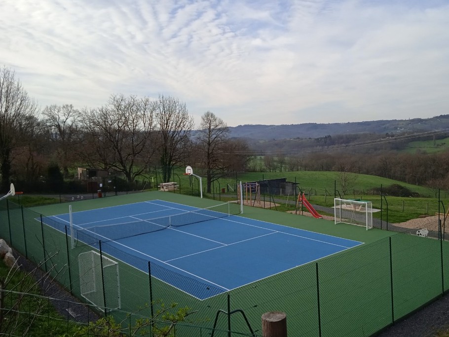 Le city-stade à 150m