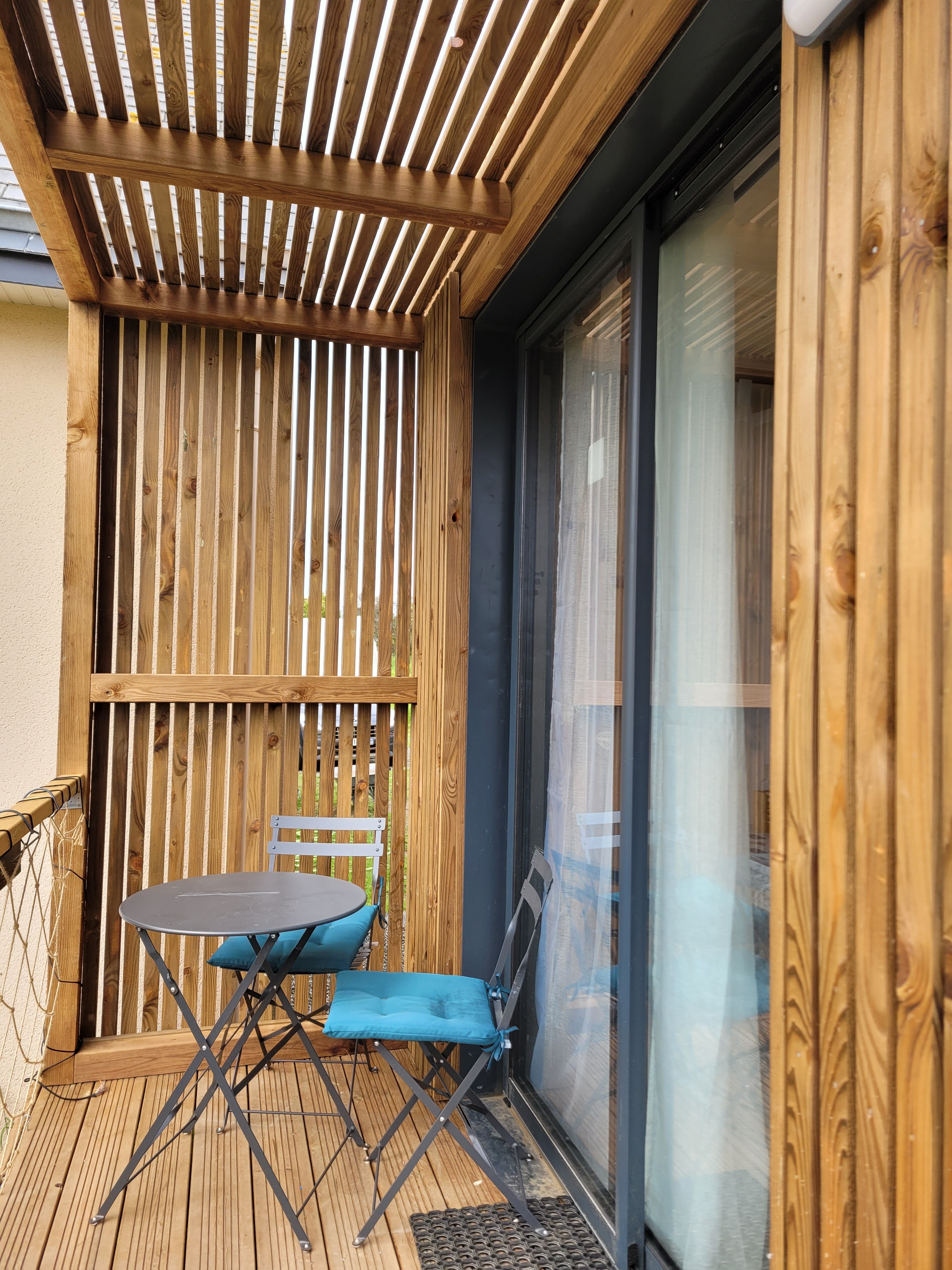 BARDES, Clévacances rental, Paimpol, view of the sea from the small wooden terrace