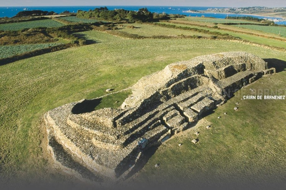 Cairn de Barnenez à proximité de la location