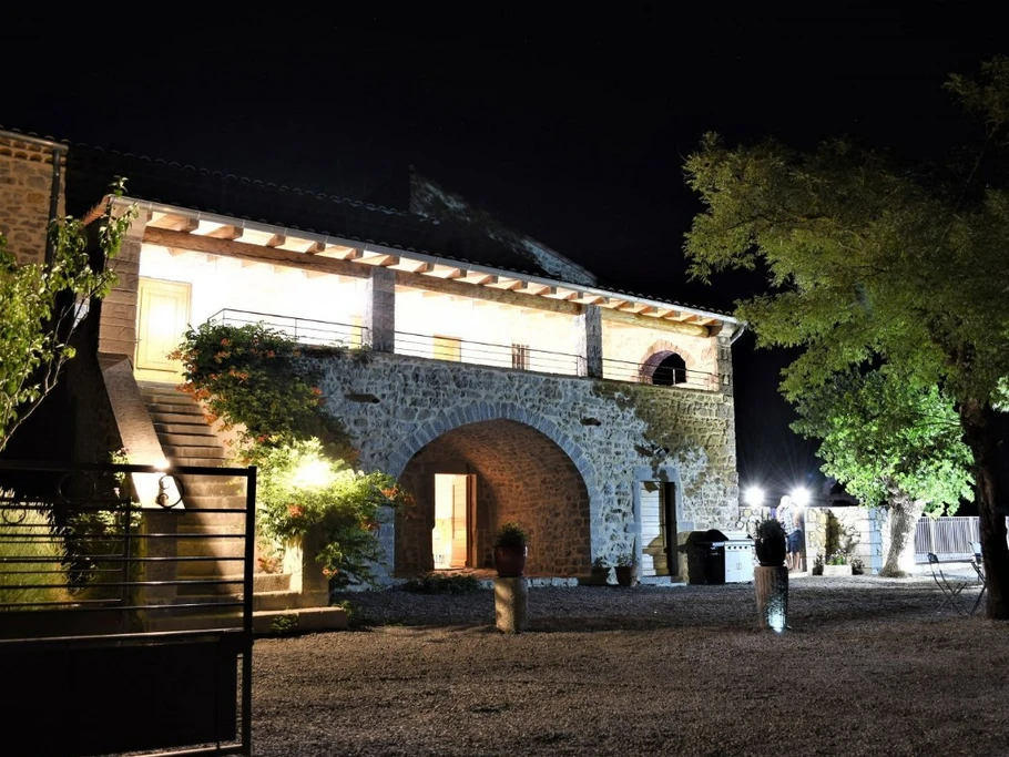 Domaine de Miegessolle - magnifique mas avec piscine privative en Ardèche méridionale
