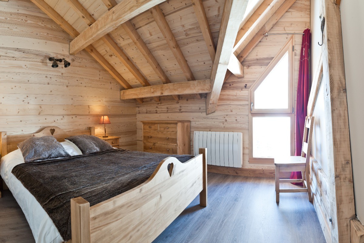 Chambre 2, avec un lit 160x 200 
Bedroom 2, with a bed 160x200
