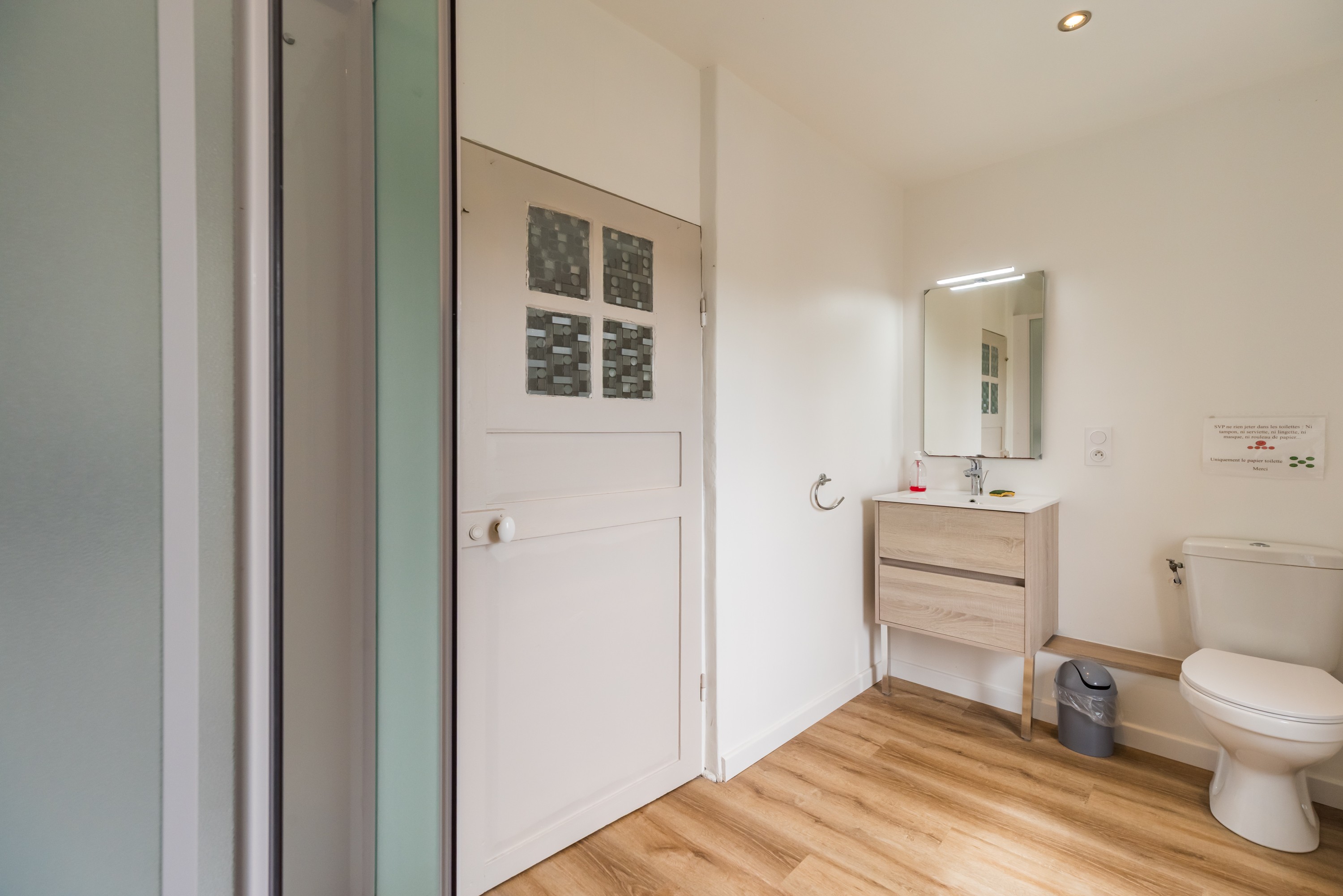 Location Paimpol Clévacances Derrien, Bathroom upstairs