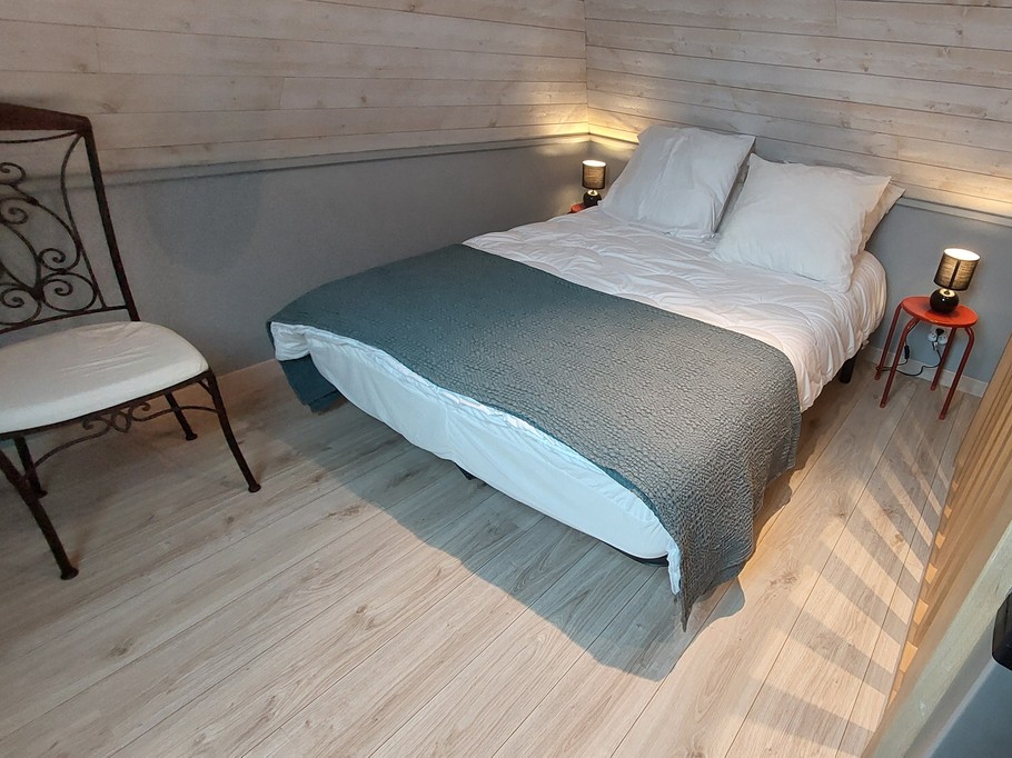 attic dormitory large-capacity gîte
