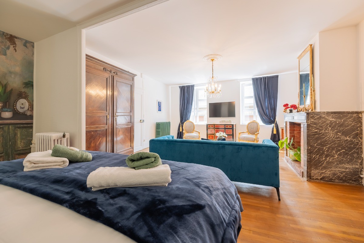 la chambre vue sur le salon