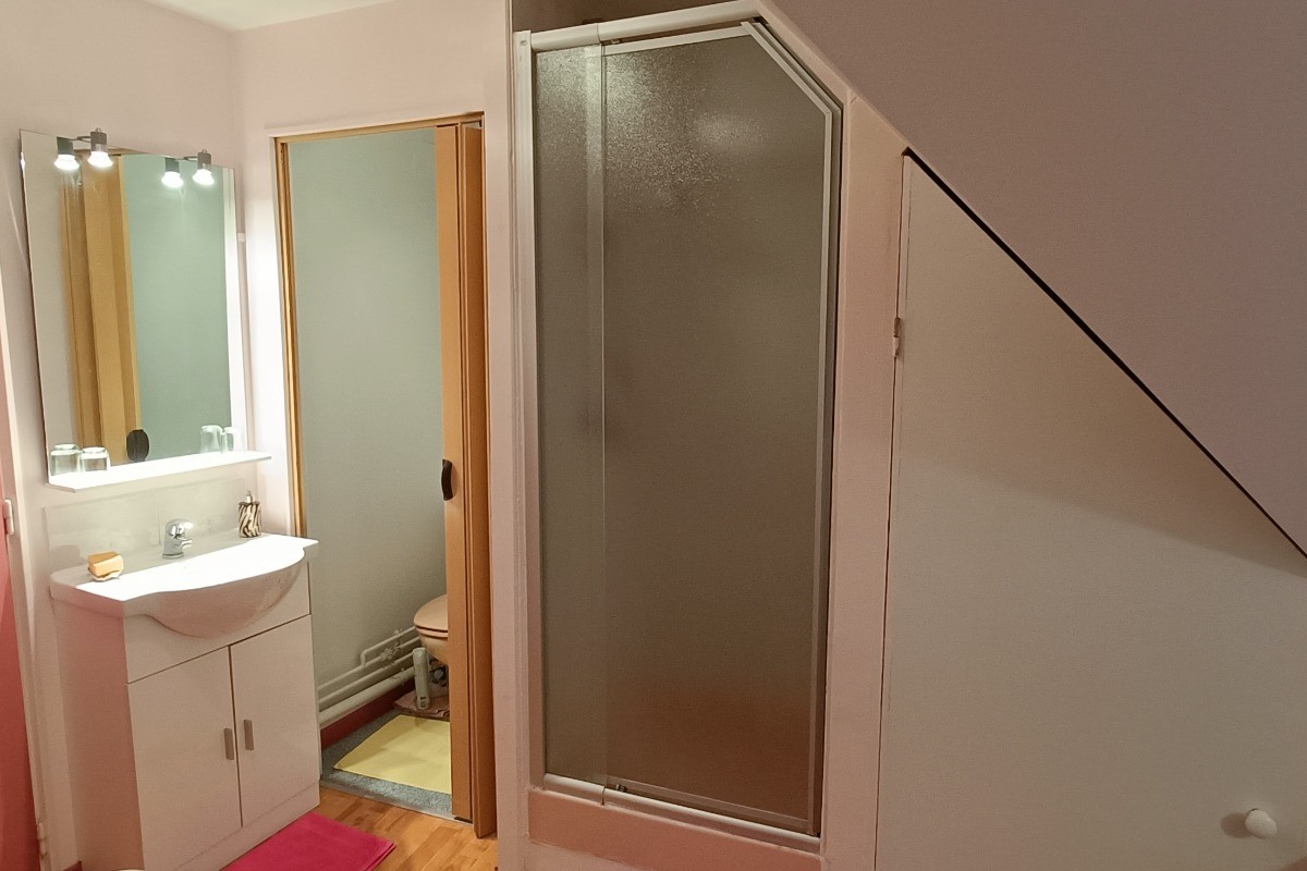 Chambre d'hôtes Framboise - La petite vallée - Douche