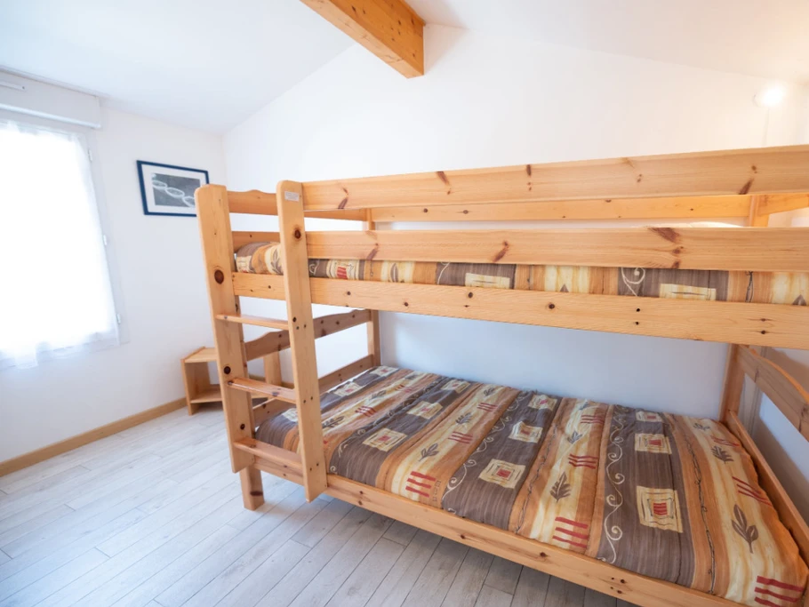 PETITE CHAMBRE à l'étage, LES TREMIERES à Bourcefranc le Chapus en Charente maritime