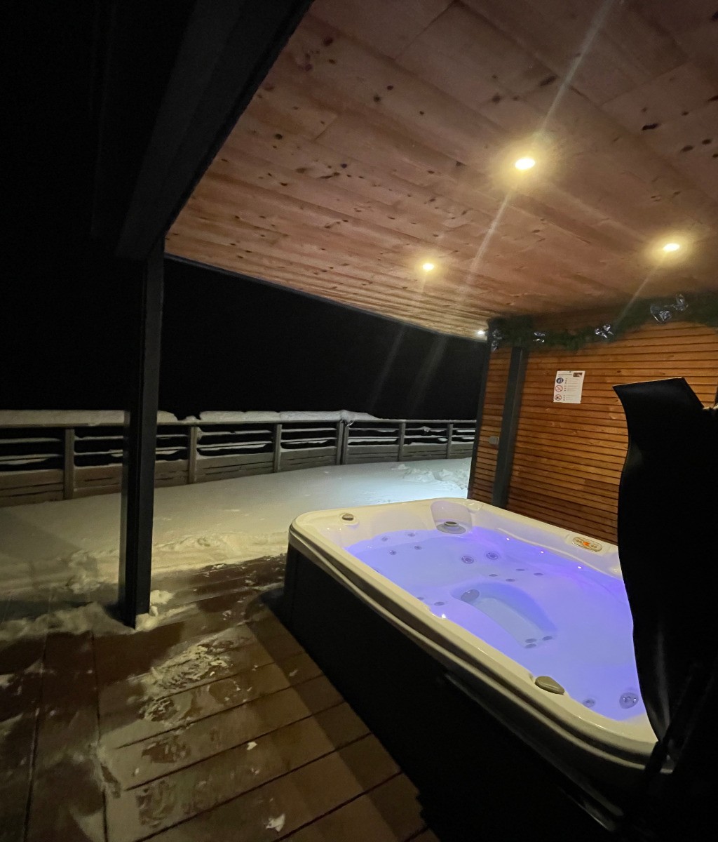 spa exterieur - renard - nature cottage vosges