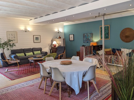 Découvrez la pièce à vivre spacieuse et modulable