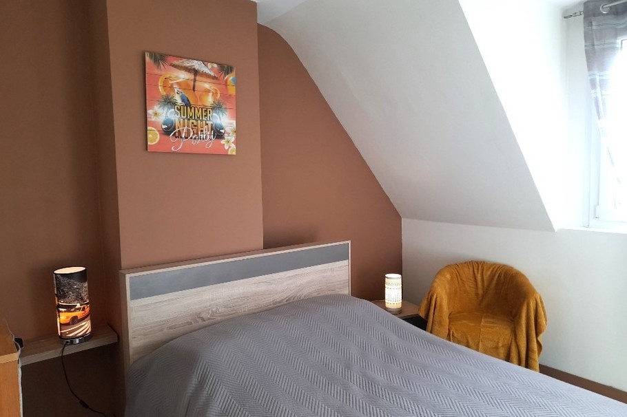 Chambre pour 2 personnes avec rangements (lit 140x190 cm)
