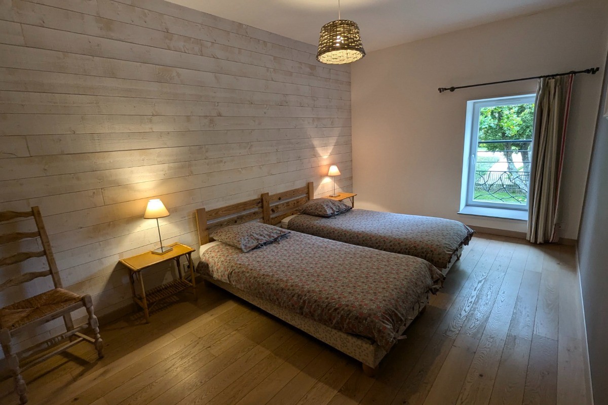 CHAMBRE 1 PARENTALE REZ DE CHAUSSEE LIT DOUBLE OU 2 LITS SIMPLES