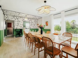 Séjour spacieux pour vos grandes tablées