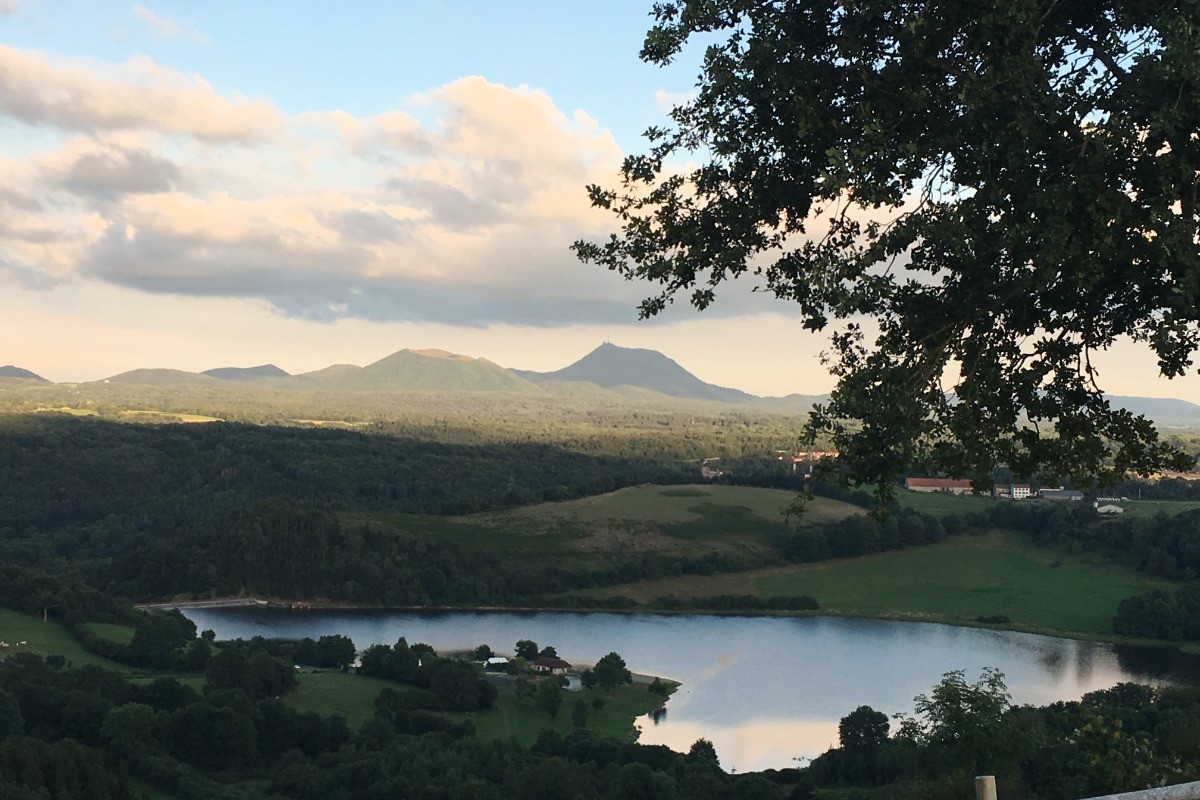 Gite Les Châtaignes - Volvic - Puy de Dome - Le plan d'eau d'Anschald