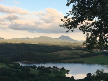 Gite Les Châtaignes - Volvic - Puy de Dome - Le plan d'eau d'Anschald