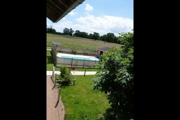 Gîte de grande capacité avec piscine à la campagne