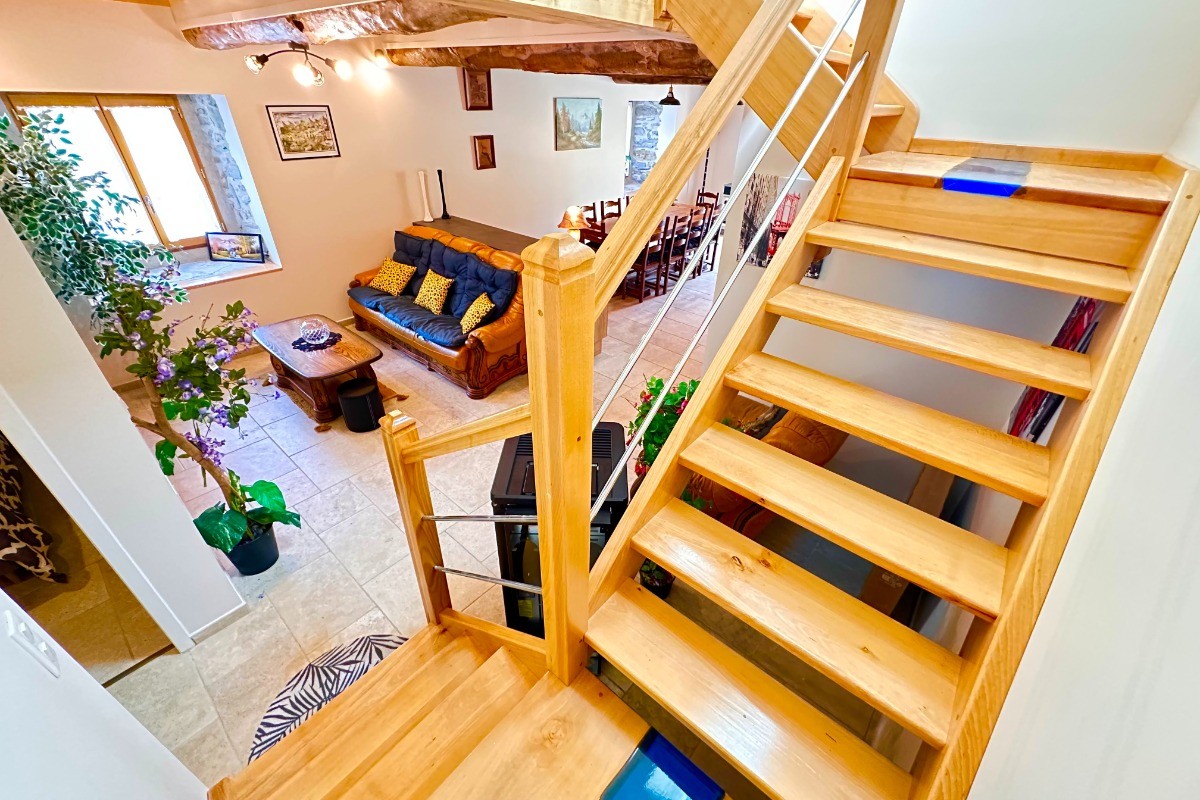 escalier accès étage