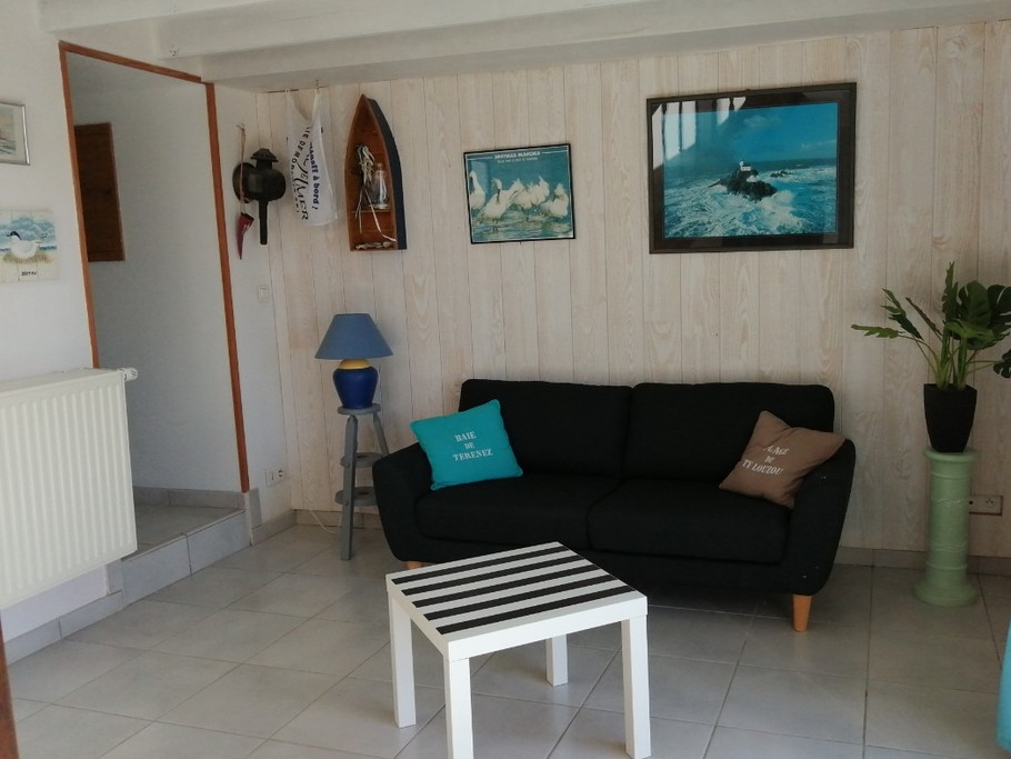 patio, salon, bibliothèque
accès terrasse arrière