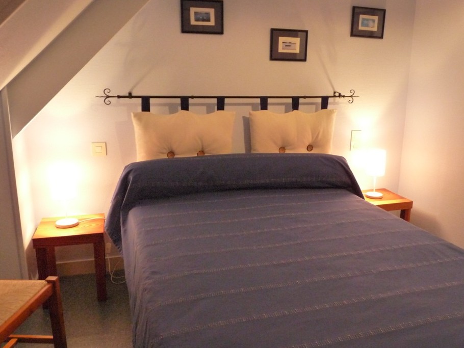 Chambre avec Commode ( Etage )