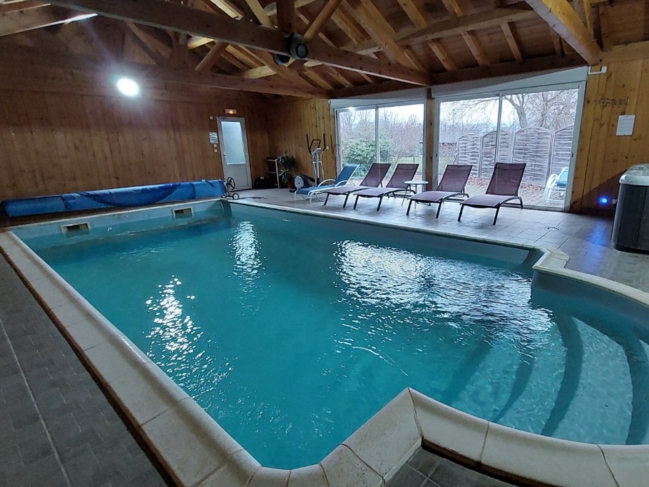 piscine intérieure chauffé 9.5 x 4.9