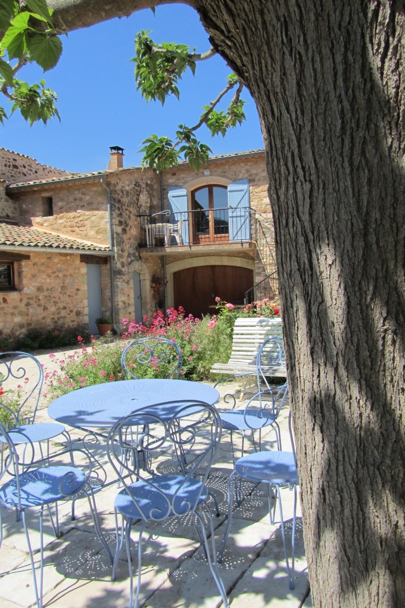 Le gîte depuis le jardin
