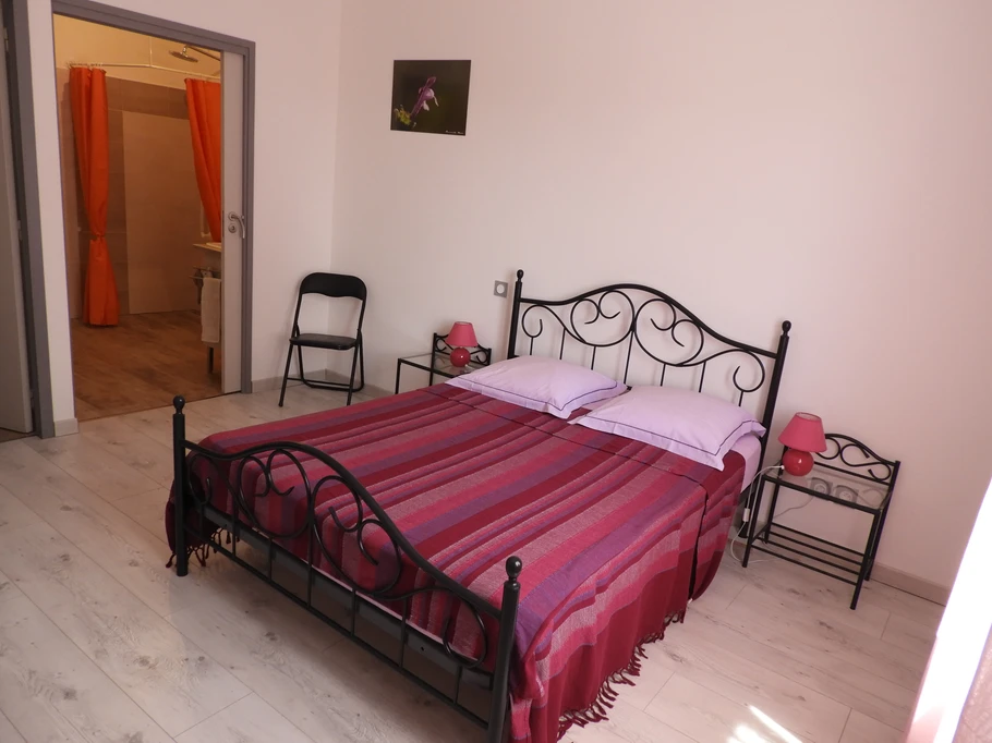 Large room suitable for wheelchair users