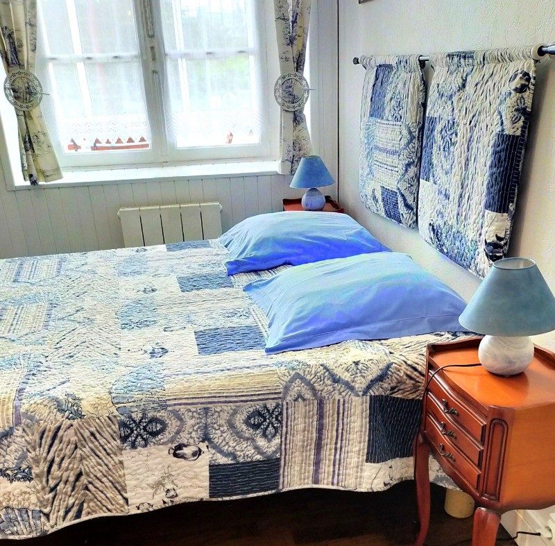 Chambre pour 2 personnes (lit queen size 160 x 200 cm)
Crédits photo : Le Petit Chatelet