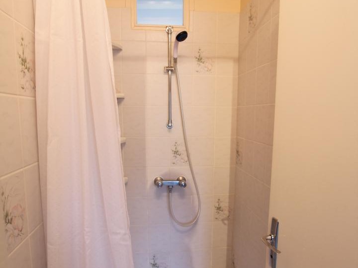 Douche indépendante supplémentaire pour les retours de plage