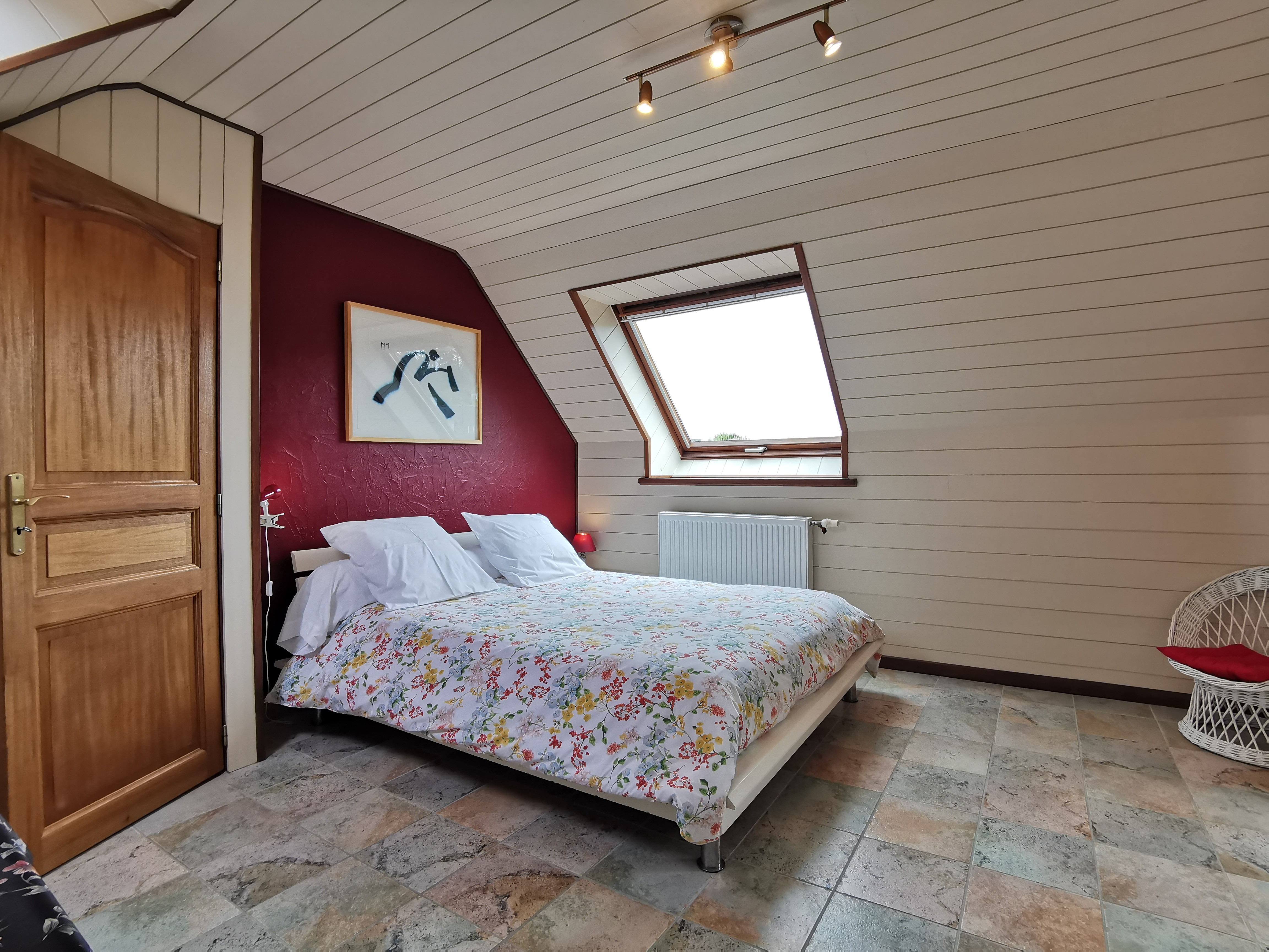 Bedroom with 160 cm bed
