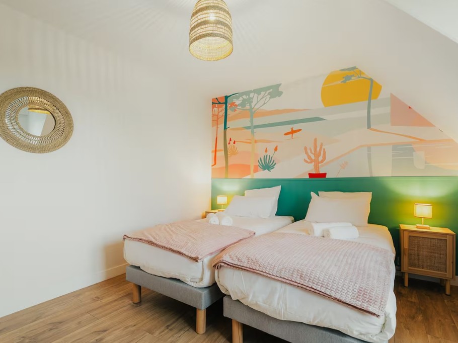 Chambre 5 pour 2 personnes au 2nd étage (avec 2 lits 90x200 cm ou 1 lit 180x200 cm)