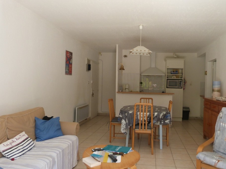 Séjour avec cuisine ouverte