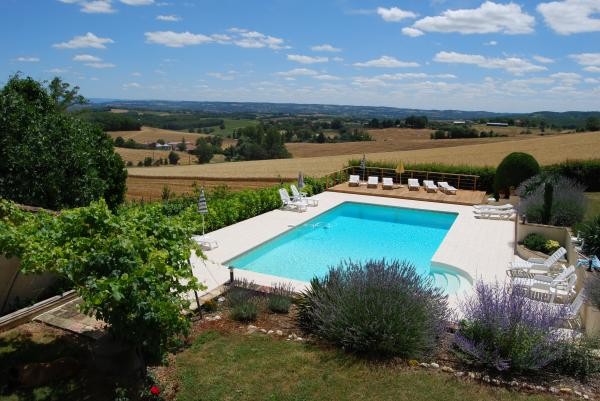 vue sur la piscine  - Cadalen - Tarn