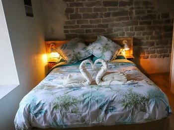 Chambre Doux Refuge 1 lit 140x190 - L'Hôtel Enfoncée Chambres et Table d'hôtes Le Val d'Ajol