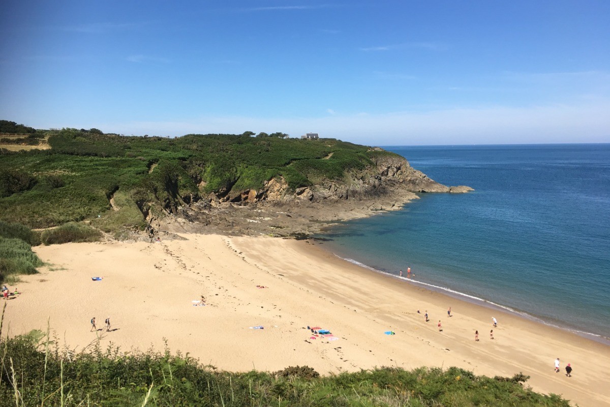 Saussaye beach in summer, 400 m from the house.
Photo credits : LEGEAIS