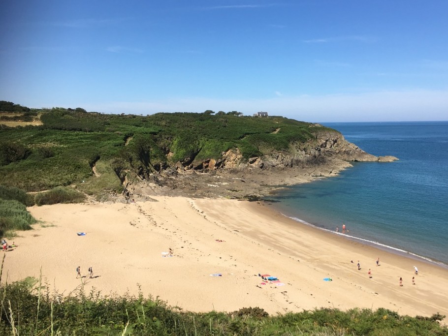 Saussaye beach in summer, 400 m from the house.
Photo credits : LEGEAIS