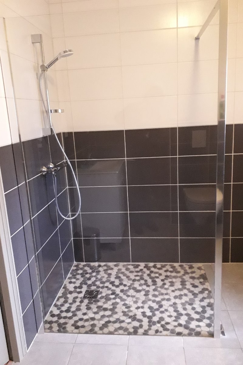 Grand gîte dans le Morvan - douche à l'italienne