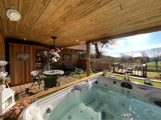 Le terrier aux merveilles Menil Hubert Location de vacances insolite jacuzzi