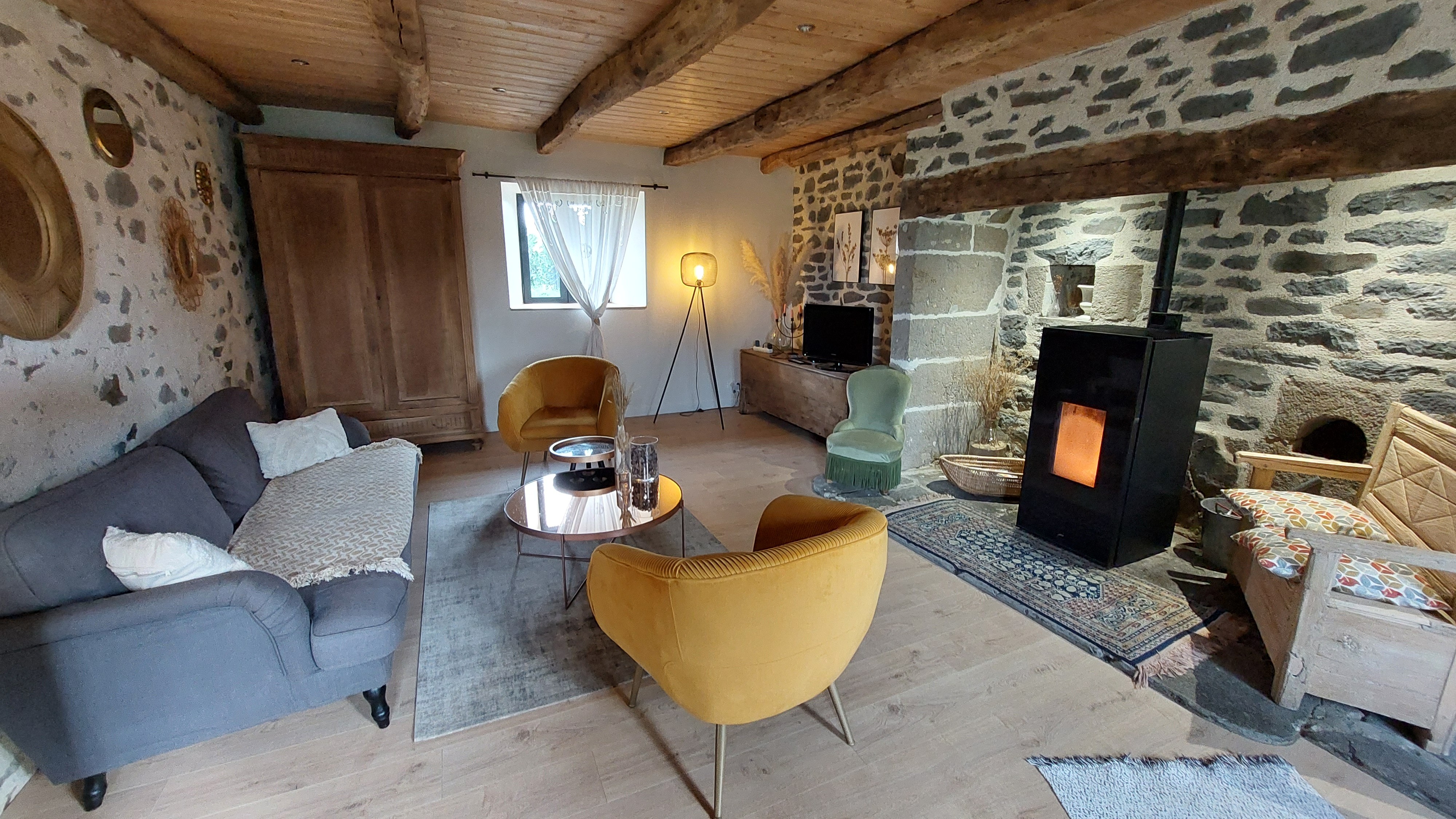 salon avec poele à granulés