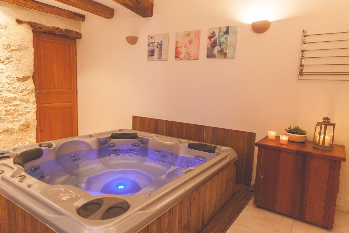 Spa privatif intérieur en libre accès