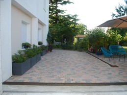 Cour privée vos véhicules.