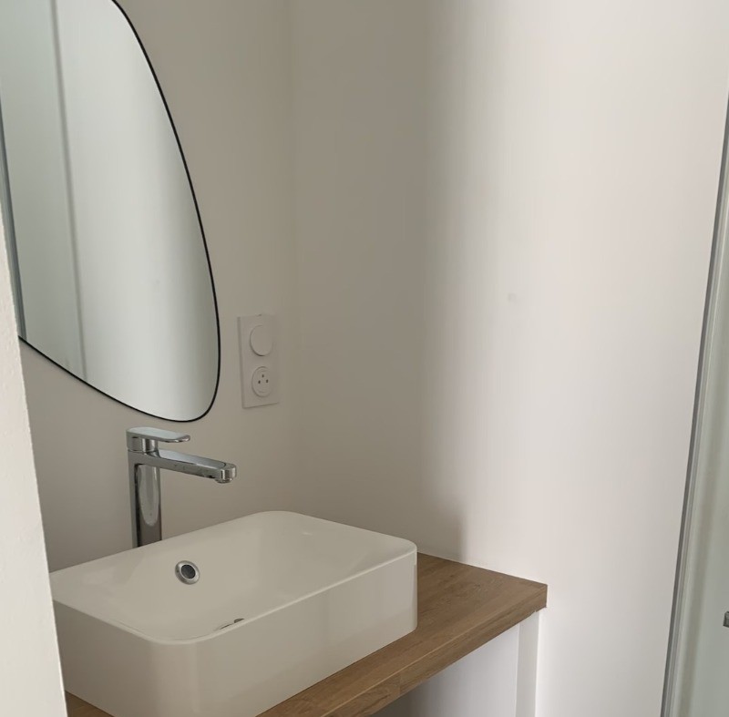 Salle d'eau attenante à la chambre