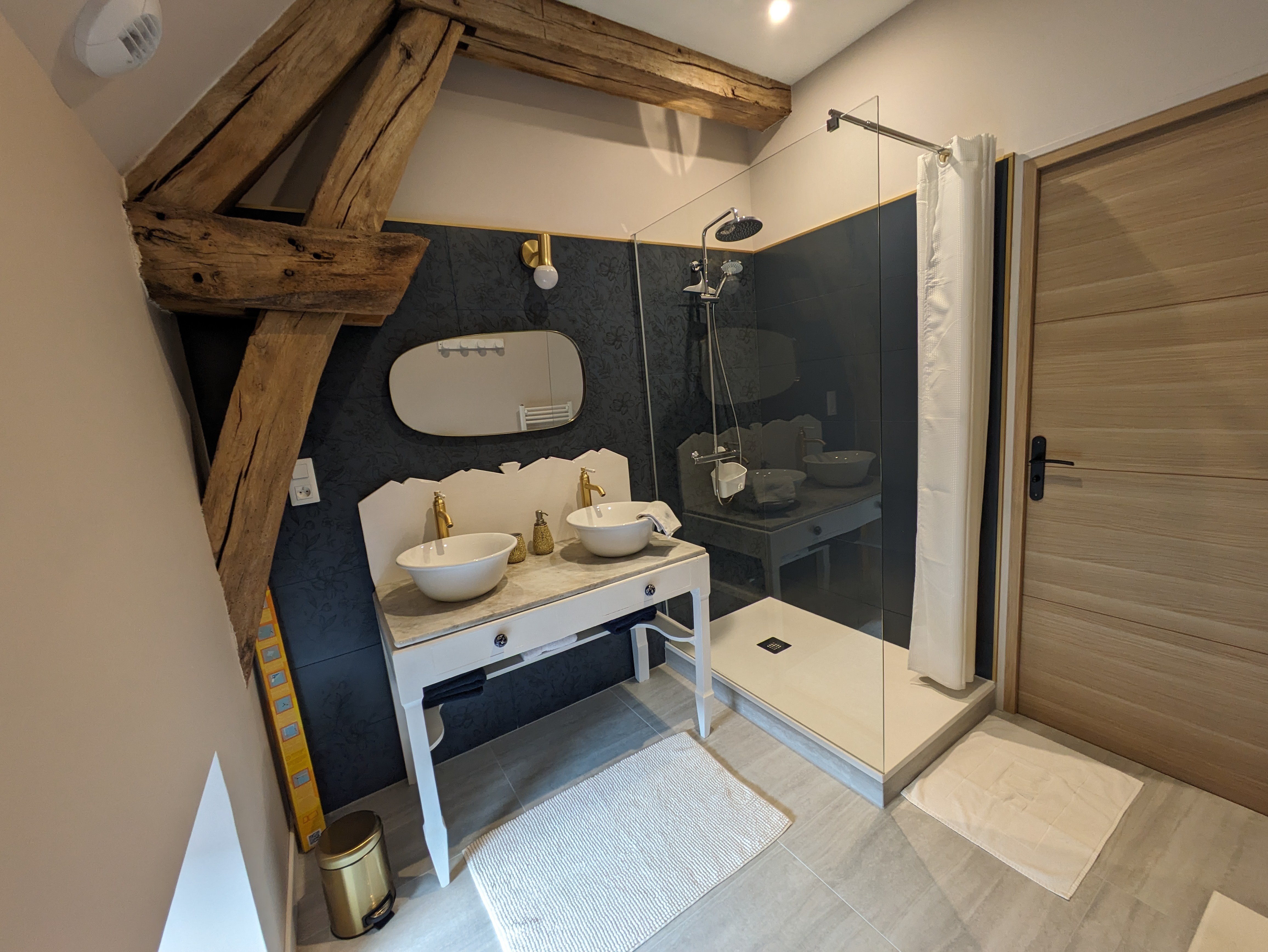 salle de bain gîte le pressoir