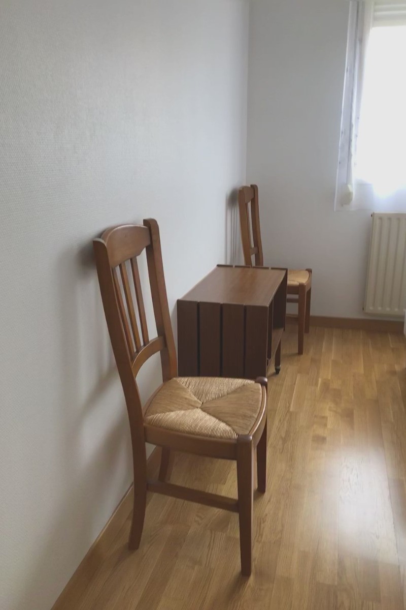 entrez dans la chambre