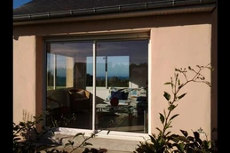 LE MARREC Location Trélevern vue mer depuis l'espace salon