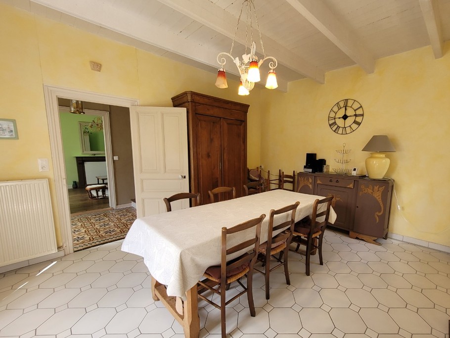 Location, 4/6 personnes à TREBEURDEN à 5 minutes PLAGE - 10 minutes PERROS-GUIREC - COTES D'ARMOR - BRETAGNE - salle à manger bis